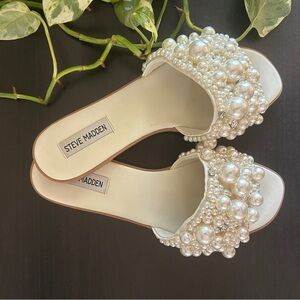 Off-white pearl Sandals